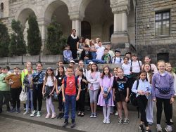 uczniowie na wycieczce w Poznaniu