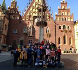 uczniowie kl. 2a i 2b zwiedzają Wrocław